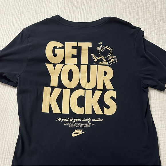 NWOT Nike Tee - Picture 7 of 8